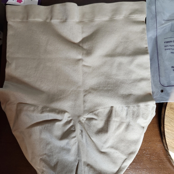 Xl/XXL Empetua shapewear - Picture 2 of 4